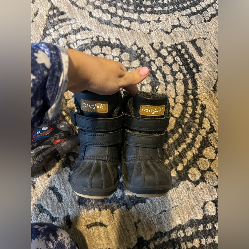 Bundle of size 5 Boots for toddlers - Picture 4 of 6